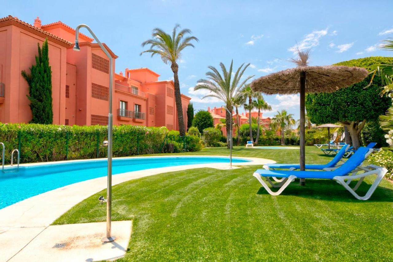 Royal W/shared Pool, Terrace &a/c Appartement *